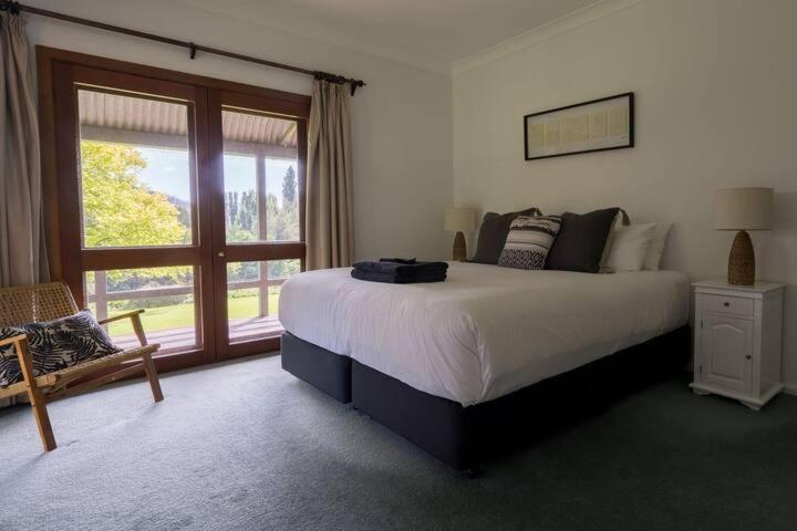 Stay In Mudgee The Grove, The Church, And Premium Private Homestead Exterior photo